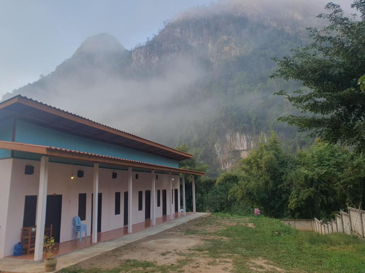 Khounxok Guesthouse Nong Khiaw Bagian luar foto