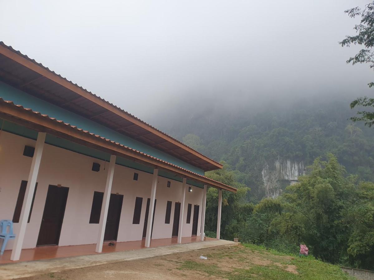 Khounxok Guesthouse Nong Khiaw Bagian luar foto
