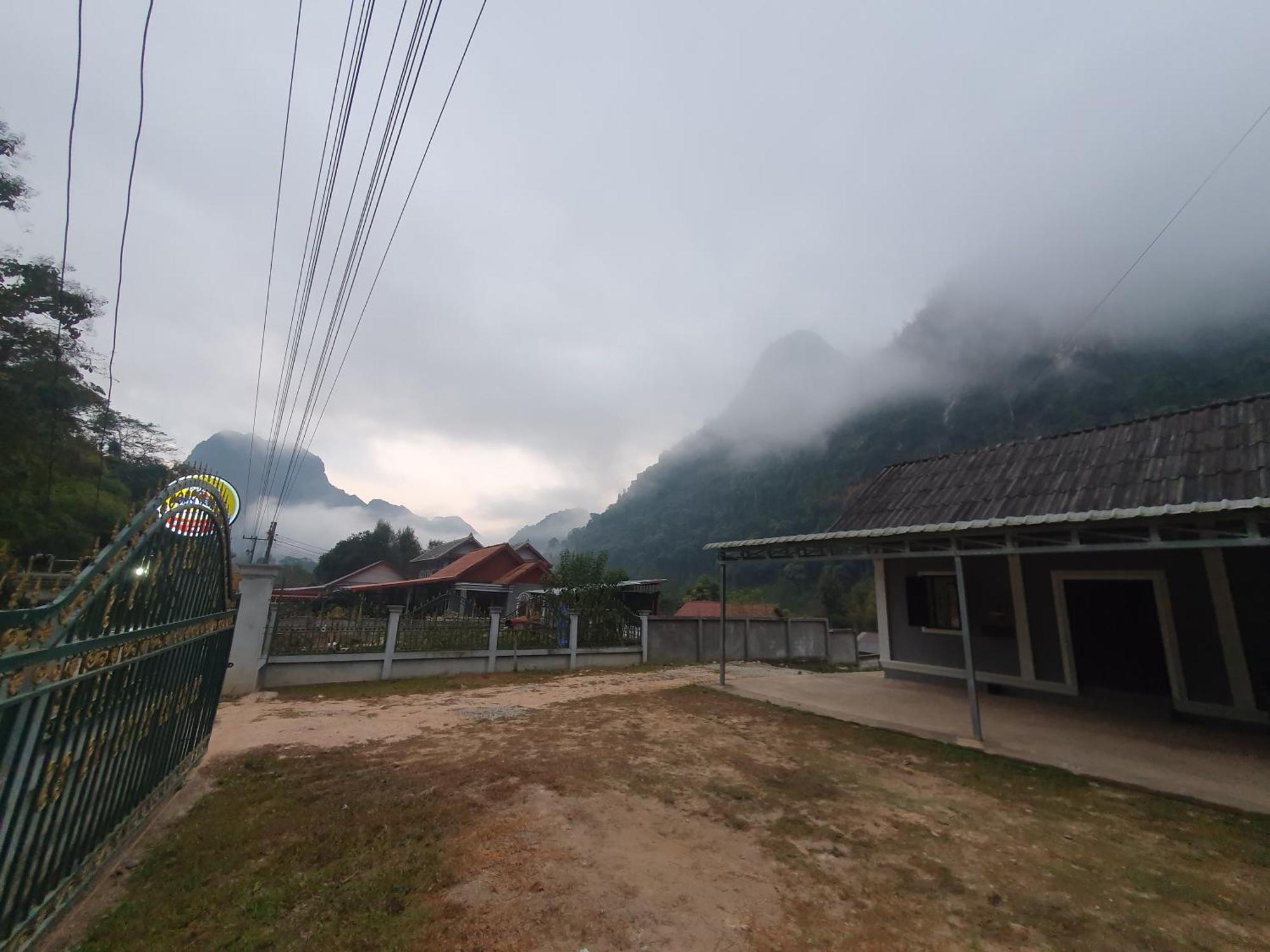 Khounxok Guesthouse Nong Khiaw Bagian luar foto